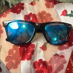 Lavender Eyes Blue Mirrored Sunglasses – Black Wayfarer Style